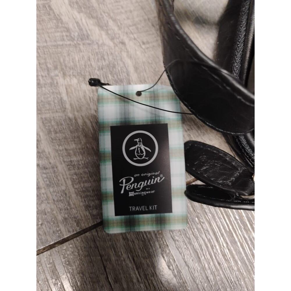 PENGUIN by Munsingwear Men's BLACK Toiletry Shaving Kit Travel Bag - Picture 3 of 5